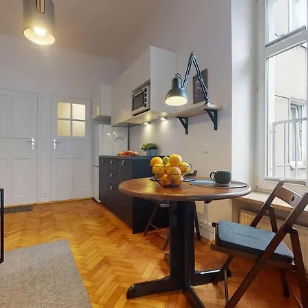 Loft Targowa Next To Metro Station