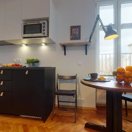 Loft Targowa Next To Metro Station * Varşova